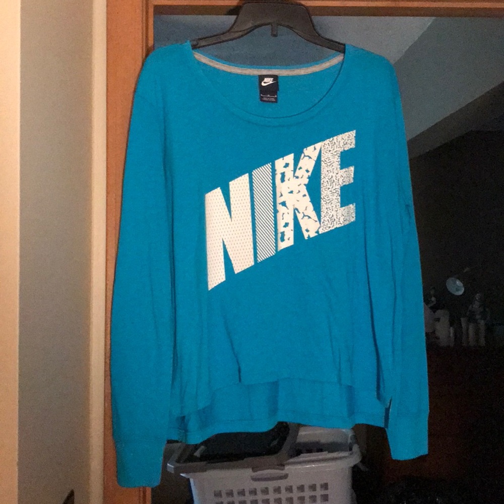 Light blue Nike baggy cropped long sleeve